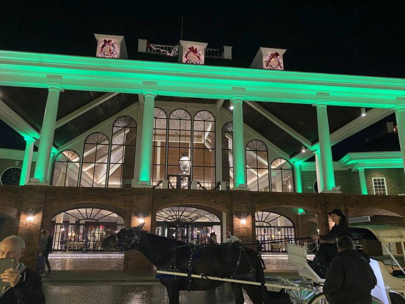 _OprylandHotel_ChristmasLights_Outside